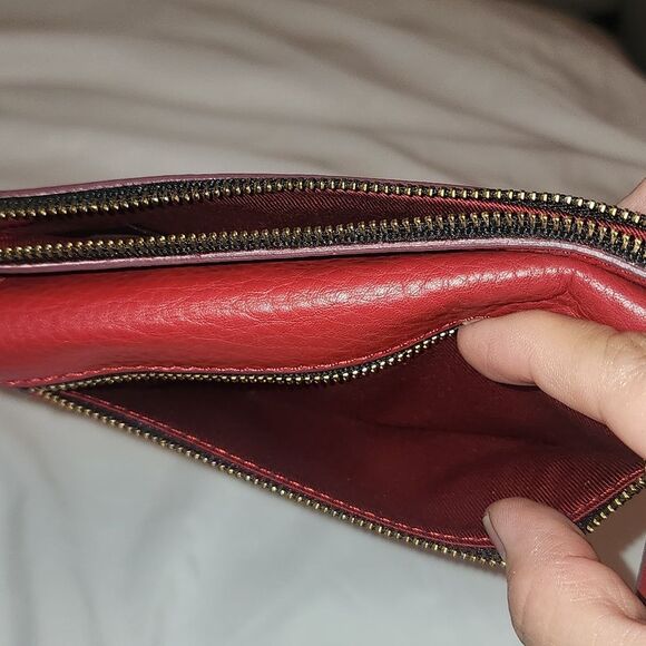 Fossil Two Toned Red Leather Multi-Storage Wallet - Picture 9 of 13